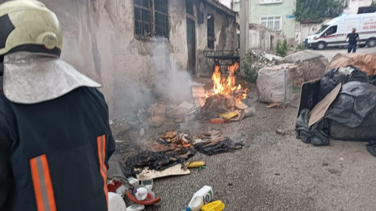 Yangın evi kullanılmaz hale getirdi