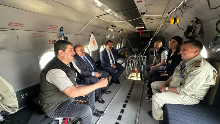 Yangın Helikopterini İncelediler