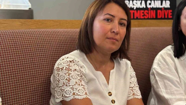 Yangında Oğlunu Kaybeden Psikiyatrist Anne: 'Mesleğimi Yapabiliyor Olsam Tedavi Ederdim Sizi'