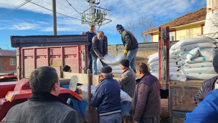 Yangınzede Üreticilere Buğday Ve Arpa Dağıtıldı
