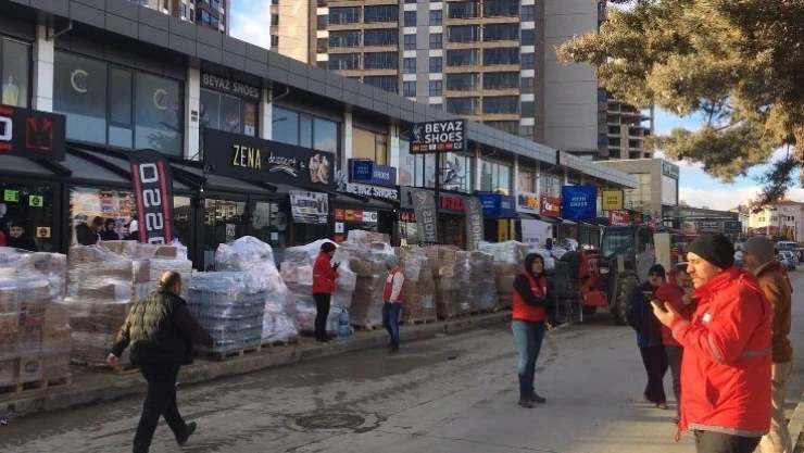 Yardımlar çığ gibi büyüyor 59 tır yardım gönderildi