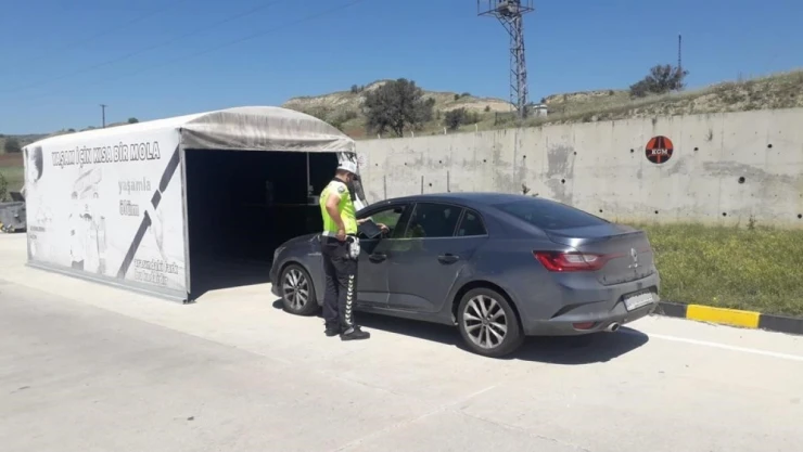 'Yaşam İçin Kısa Bir Mola' projesi sürücüleri bilgilendiriyor