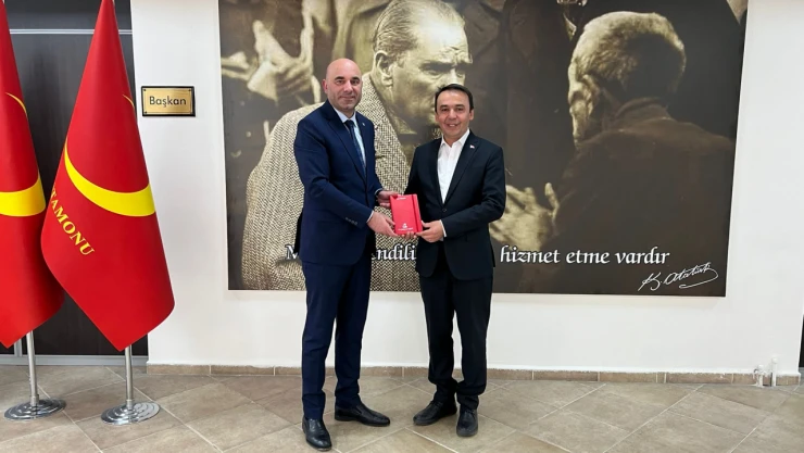 Yaşar Özdemir Notlarını Başkan Baltacı'ya Teslim Etti