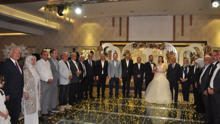 Yasemin Ve Alper Evlendi