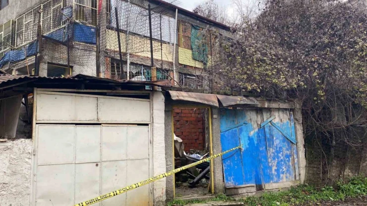 Evinin Önünde Ölü Bulundu