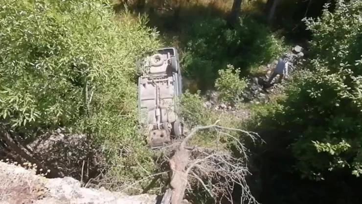 Yeni Evli Çift, Kazada Yaralandı