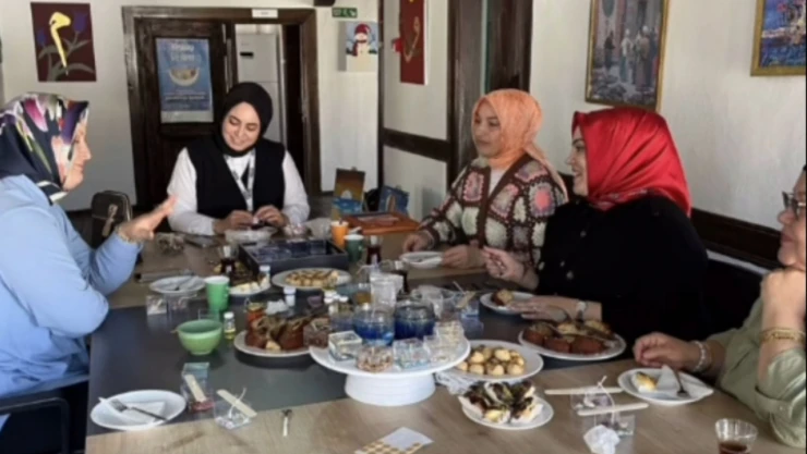 Yeşilay Kadın Komisyonu'ndan Mum Yapımı Atölyesi