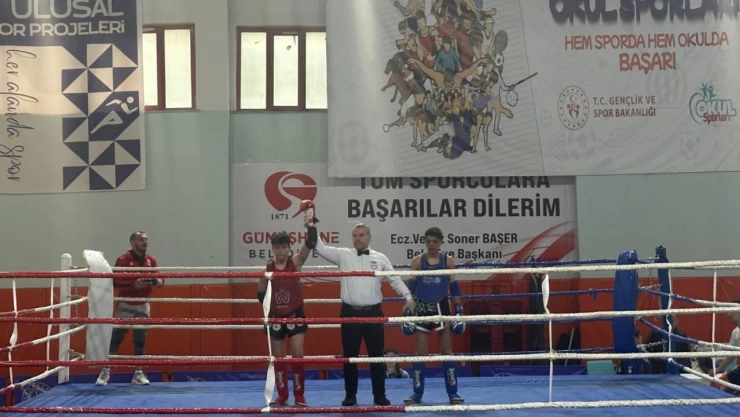 Yiğit Şişman Muay Thai Türkiye Şampiyonu
