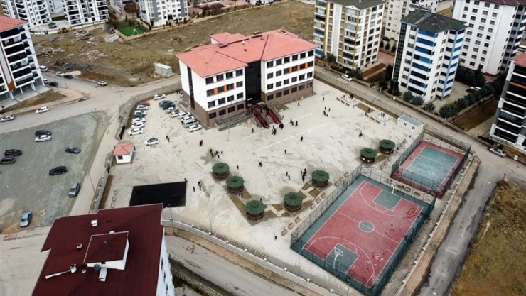 Yıkılan Okulların Yerine 61 Okul Eğitime Kazandırıldı