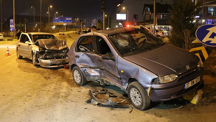 Yılın ilk kazası 1'i ağır 3 yaralı