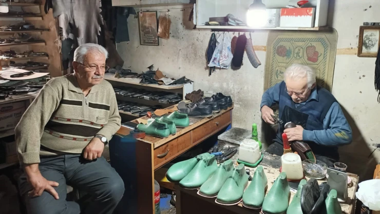 Yıllara meydan okuyan eller