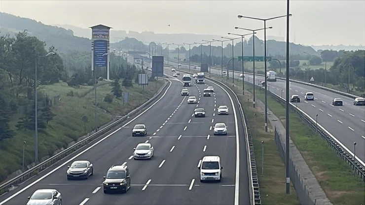 Yollarda Yoğunluk Sürüyor