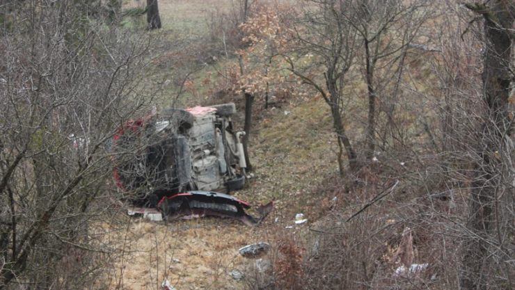 Yolun bittiğini fark edemedi, şarampole yuvarlandı