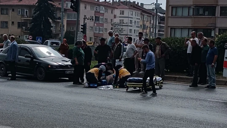 Yolun Karşısına Geçmek İsteyen Yayaya Araç Çarptı