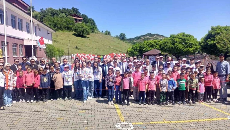 Yukarı Taşçılı Ortaokulu'nda TÜBİTAK 4006 Bilim Fuarı Açıldı