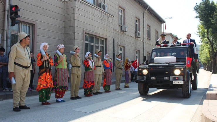 Zafer ile onur birlikte kutlandı