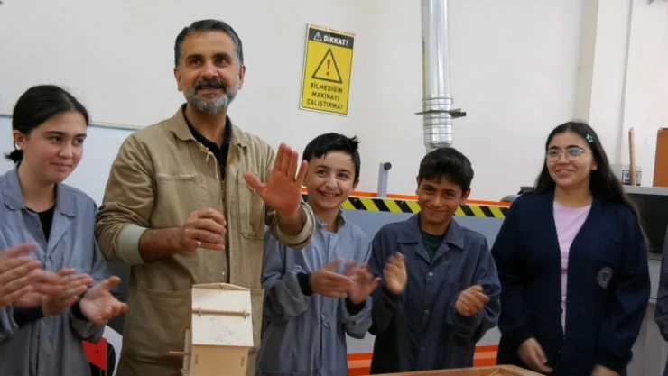 Zanaat Atölyeleri Öğrencilere Kapılarını Açtı