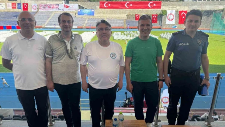 ZBEÜ'de Mezuniyet Heyecanı