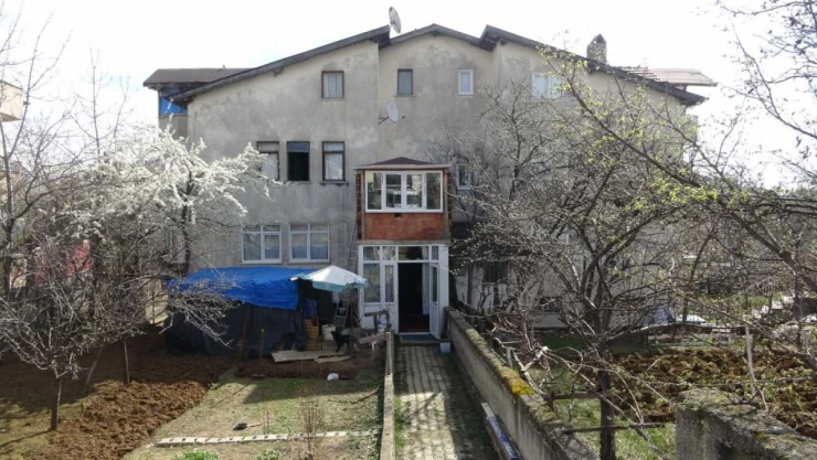 Zehirlenen yaşlı çifti komşuları kurtarı