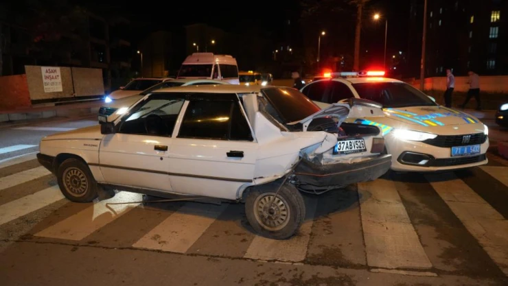 Zincirleme Trafik Kazası: 2 Yaralı