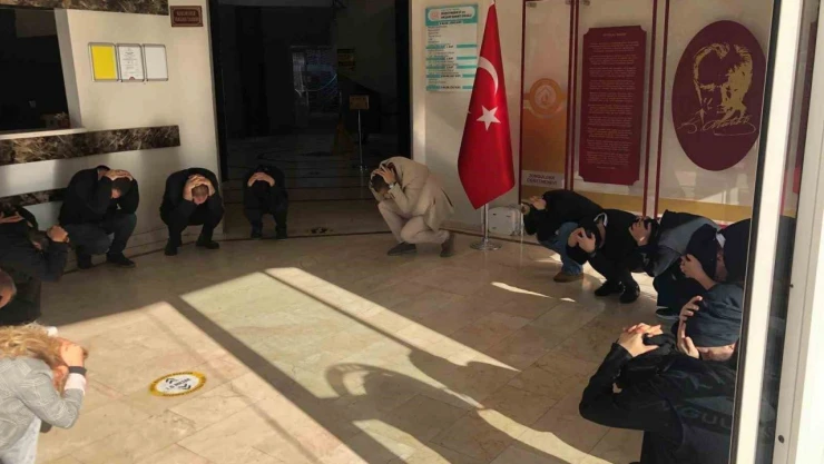 Zonguldak Öğretmenevi'nde Deprem Tatbikatı