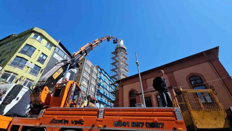 Zonguldak'ta O Caminin Minaresi Risk Nedeniyle Yıkılıyor