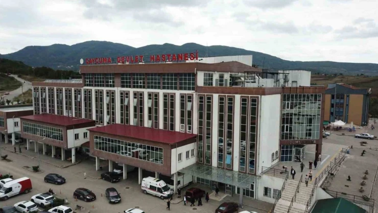 Zonguldak'ta 16 Yaşındaki Kız Hastanede Doğum Yaptı!