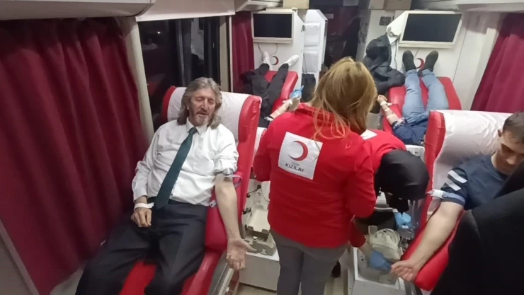 Zonguldak'ta Gazeteciler Kan Bağışladı