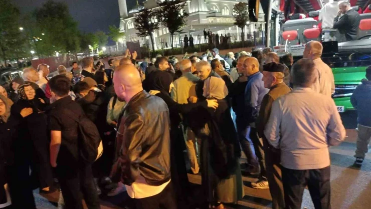 Zonguldak'ta İlk Hac Kafilesi Dualarla Uğurlandı