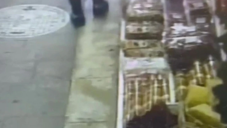 Kuruyemişçiden Ceviz Hırsızlığı