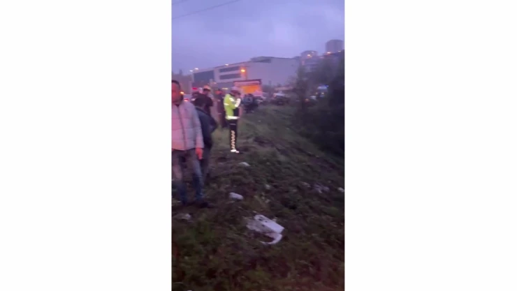 Zonguldak'ta Otomobil Dereye Devrildi: 4 Yaralı