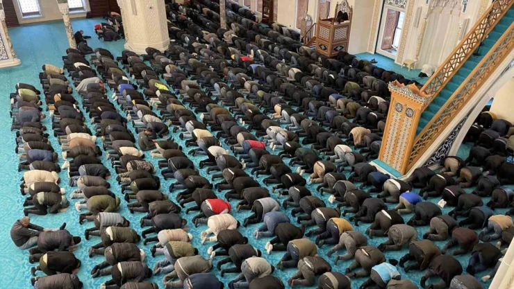 Zonguldak'ta Ramazan Ayı'nın İlk Cuma Namazı Kılındı