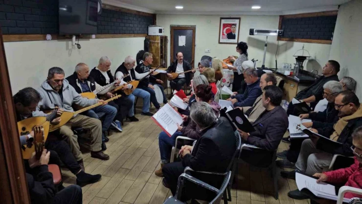 Zonguldak'taki Engelliler Korosu Türkülerle Engelleri Aşıyor