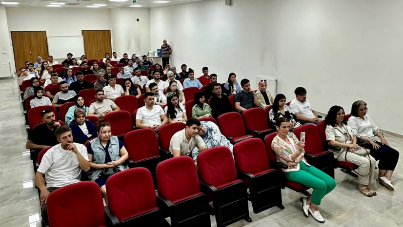 Aile Yılı Söyleşileri Sürüyor