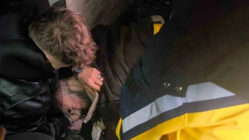 Asansör Boşluğuna Düşerek Yaralanan Kişiyi İtfaiye Kurtardı