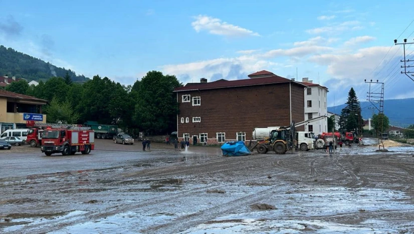 Azdavay afetin izlerini sildi