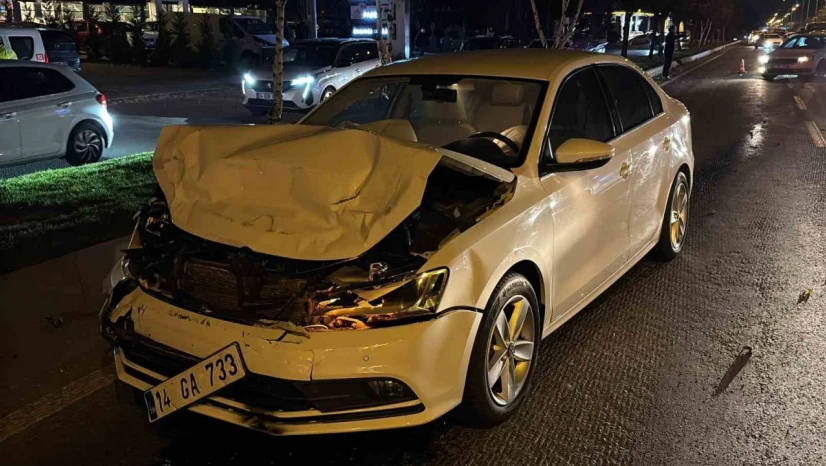 Bolu'da D-100'de İki Otomobil Çarpıştı: 2 Yaralı