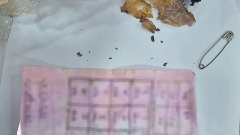 Bolu'da Yapı Marketin Raflarının Arasında Muska Çıktı