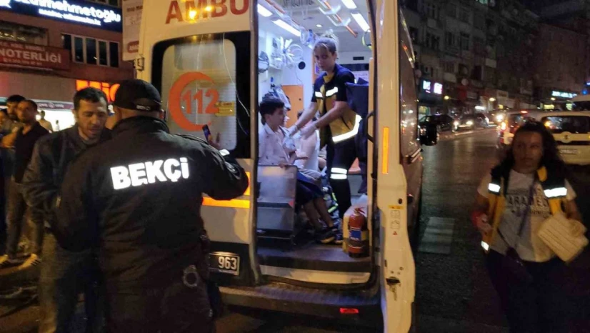 2 Hafif Ticari Araç Çarpıştı, 7 Kişi Yaralandı