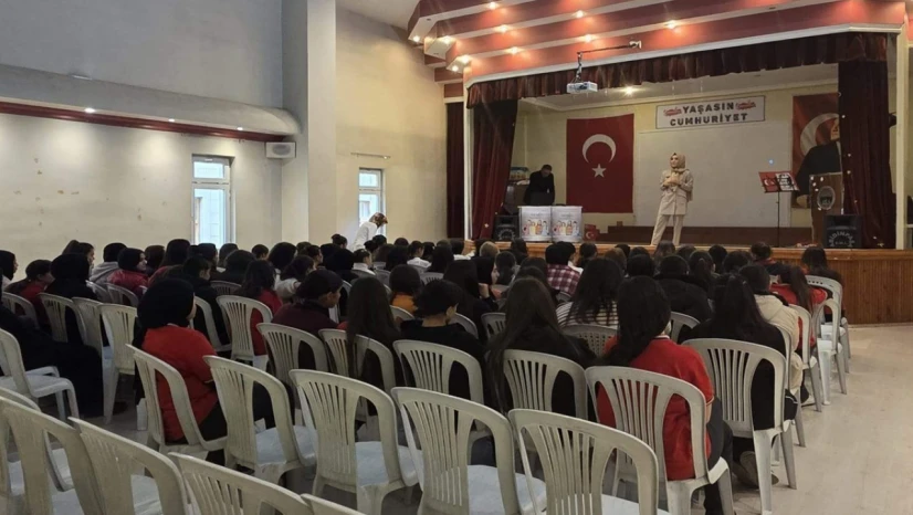 Gençlere Eğitimler Verilmeye Başlandı