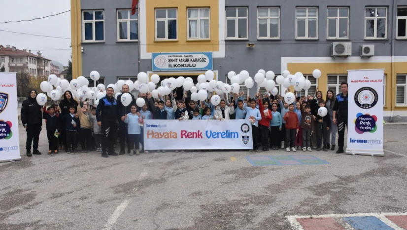 'Hayata Renk Verelim' Sosyal Sorumluluk Projesi Kapsamında Öğrencilere Eğitim