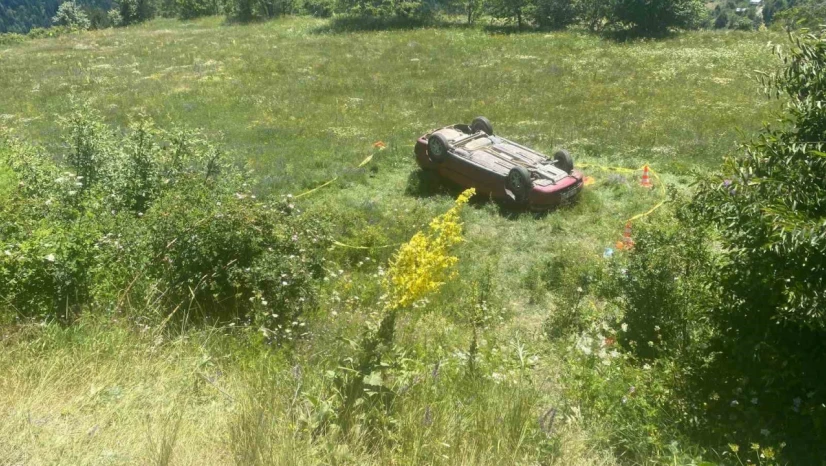 Otomobil Uçuruma Yuvarlandı: 1 Ölü, 4 Yaralı