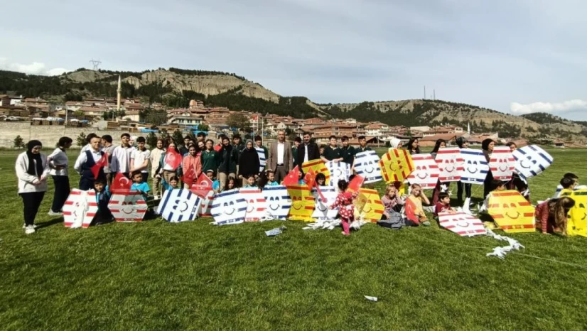 Öğrenciler Uçurtma Şenliği'nde eğlendi