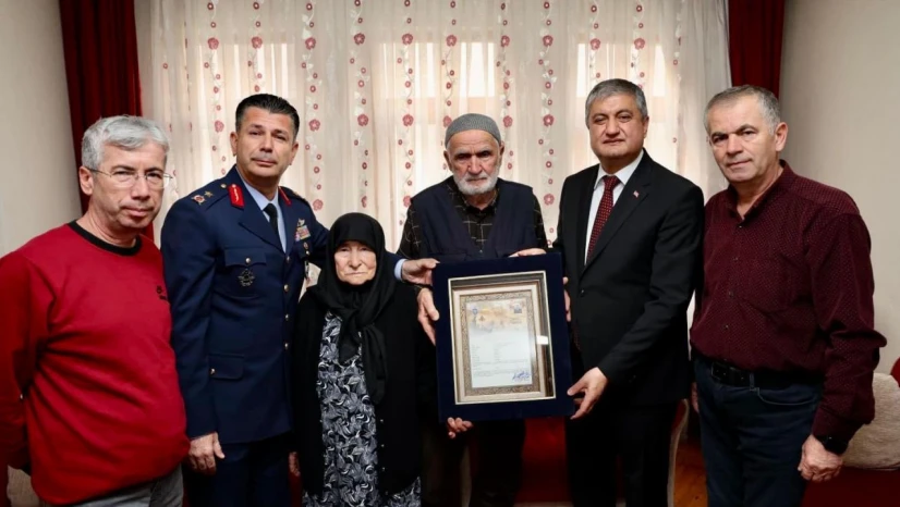 Şehit Özcan'ın Ailesine Şehadet Belgesi Teslim Edildi