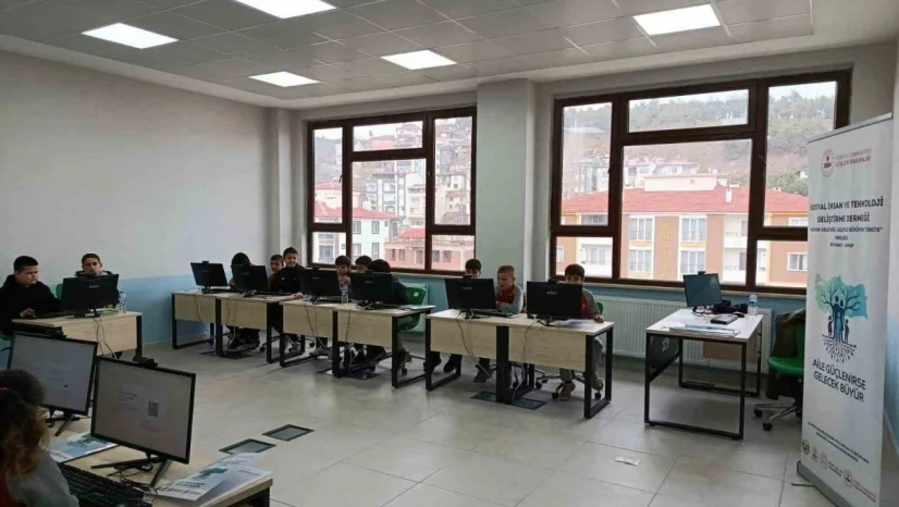 Sinop'ta Yapay Zekâ Temelli Eğitim Programı