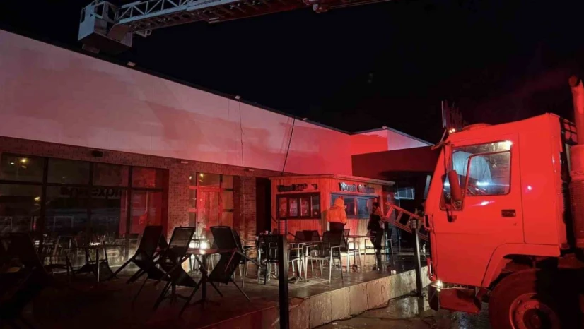 TEM'deki Dinlenme Tesisinde Korkutan Yangın