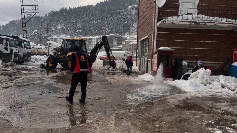 Azdavay'da Su Dolum Vanası Patladı!