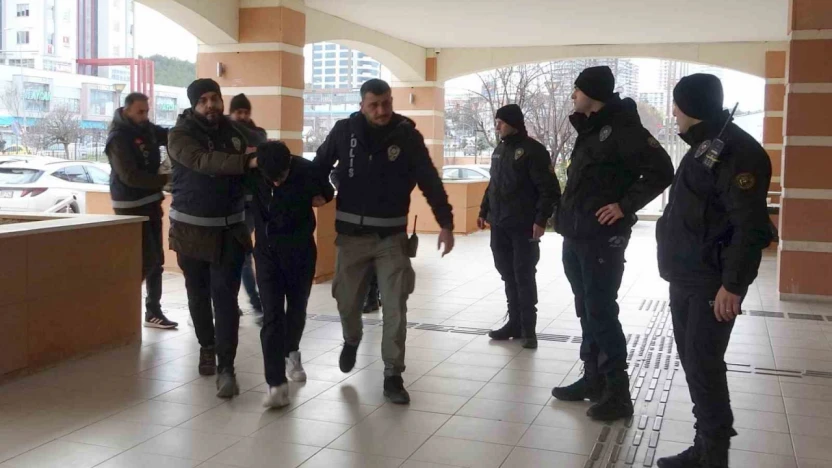 Bıçaklı Kavganın Zanlıları Adliyeye Sevk Edildi