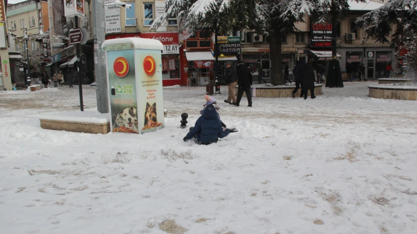 Kar Sevincini Doyasıya Yaşadılar