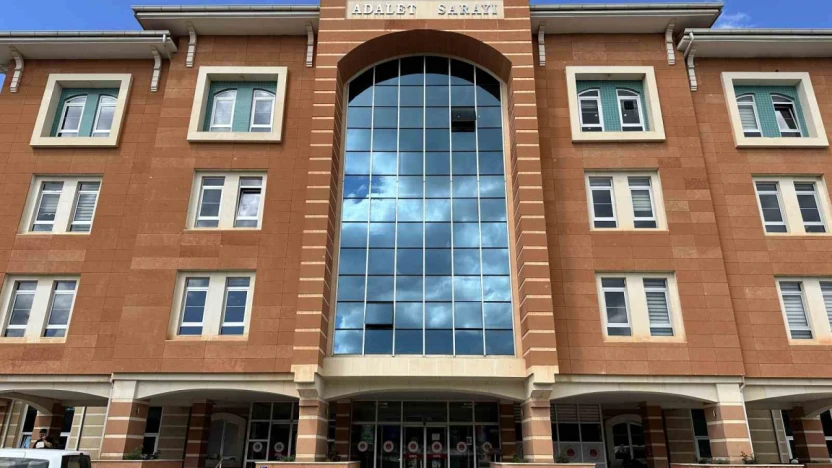 'Dolandırıcılık' Suçuna Hapis Ve Para Cezası